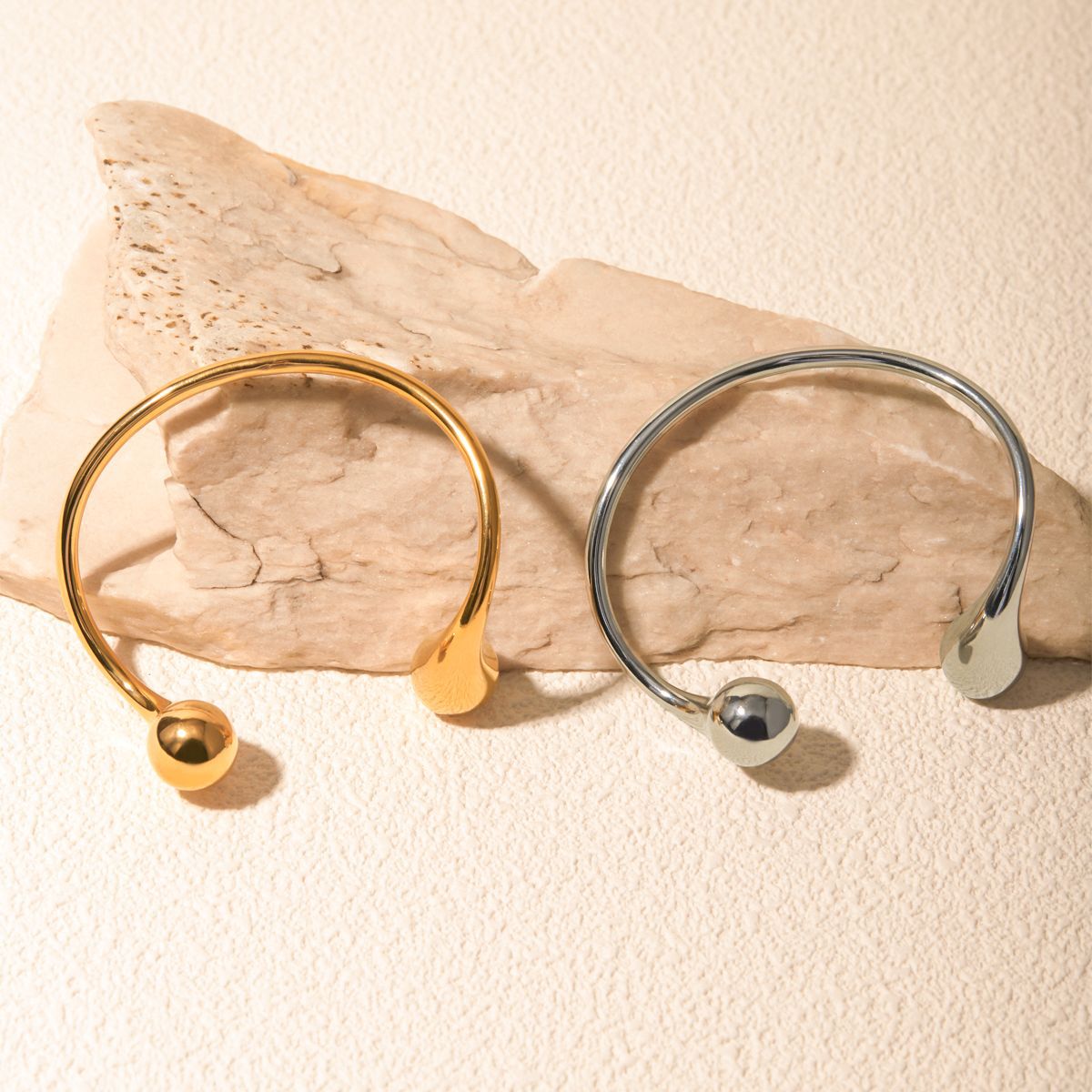 18k Gold-plated Stainless Steel Asymmetrical Opening Bracelet for Women Trendy and Versatile Jewelry Factory Wholesale