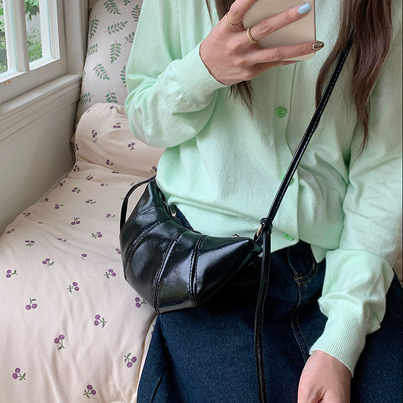 2024 Original Versatile Summer, Simple Dumpling Bag, Fashionable Shoulder Bag, Crossbody Bag Ox Horn Bun Women's Bag