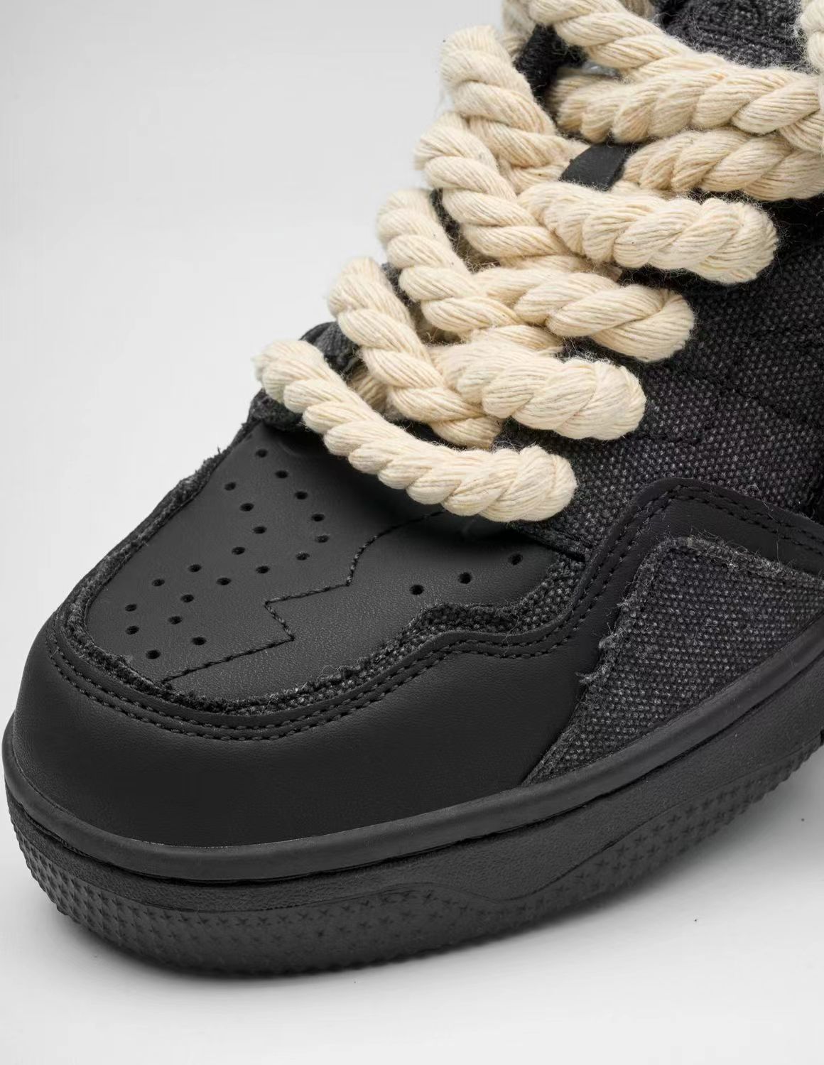 Men Bread Shoes 2024 New Trendy Versatile Casual Board Shoes Thick soled Tall Black Shoes Trendy Shoes