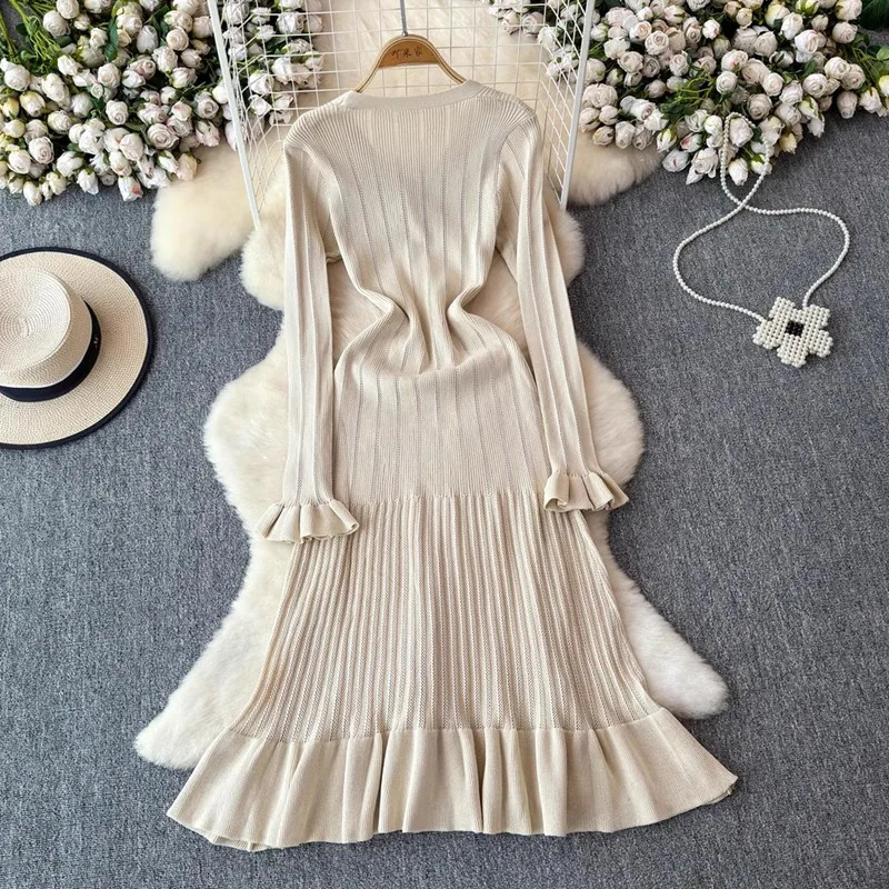 YuooMuoo 2024 Autumn Winter Women Knitted Maxi Dress Fashion V-neck Elegant Buttons Slim Waist Ruffled Sweater Dress Party 241108