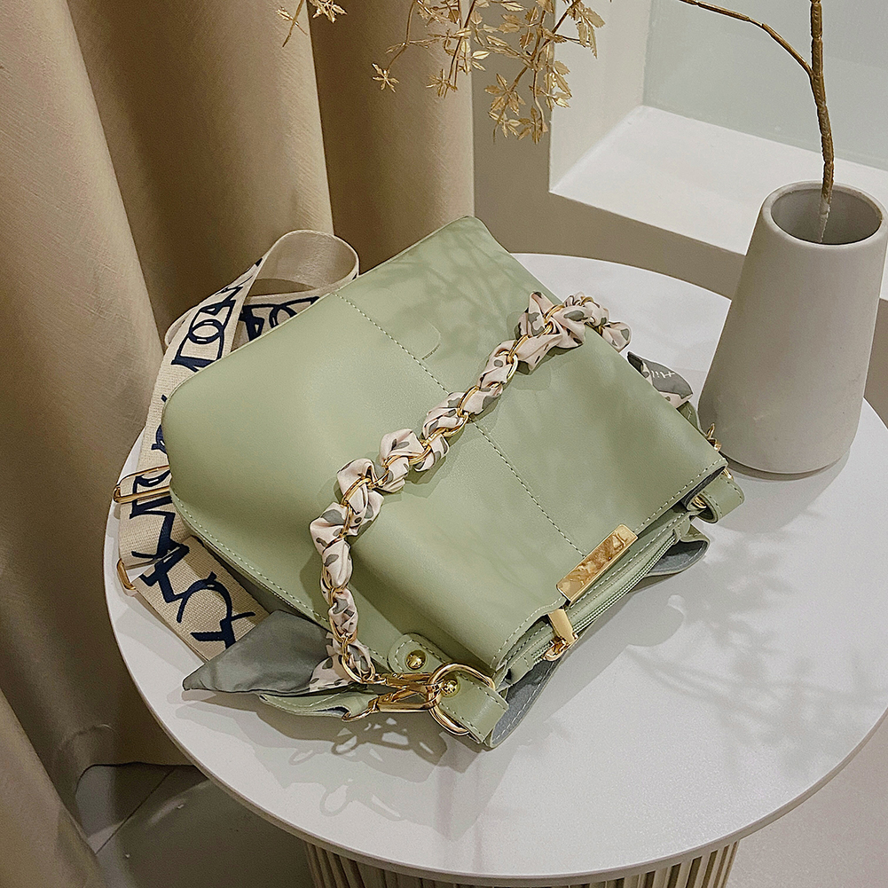 Stylish Luxury Chain Shoulder Bag for Women with Wide Strap and Large Capacity Ideal for Everyday Use