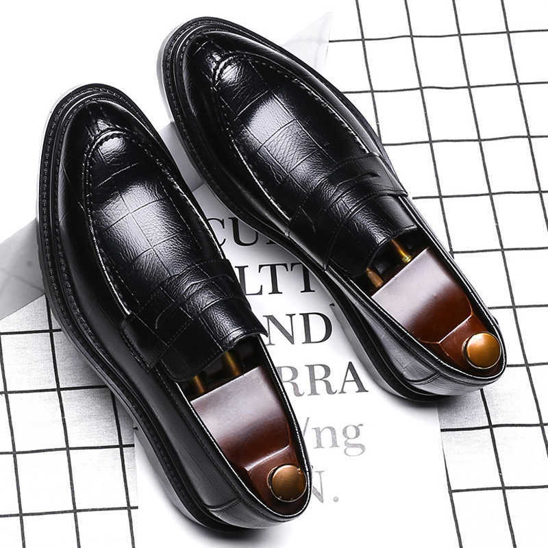 Men Dress Shoes Autumn Winter Business Leather Shoes Formal Height Casual Shoes Pointed Soft Soled Mens Shoes 241009