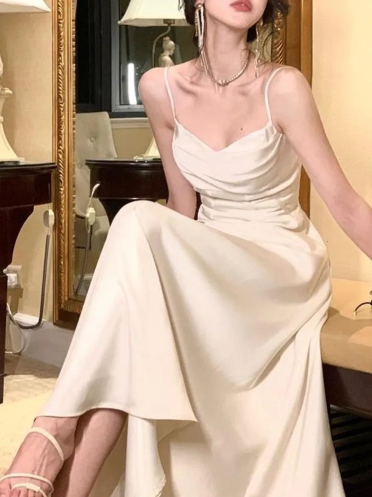 Womens Solid Midi Dress Sleeveless V-Neck Spaghetti Strap Camisole A-Line French Sexy Elegant Evening Party Prom Robe Vestidos 240319