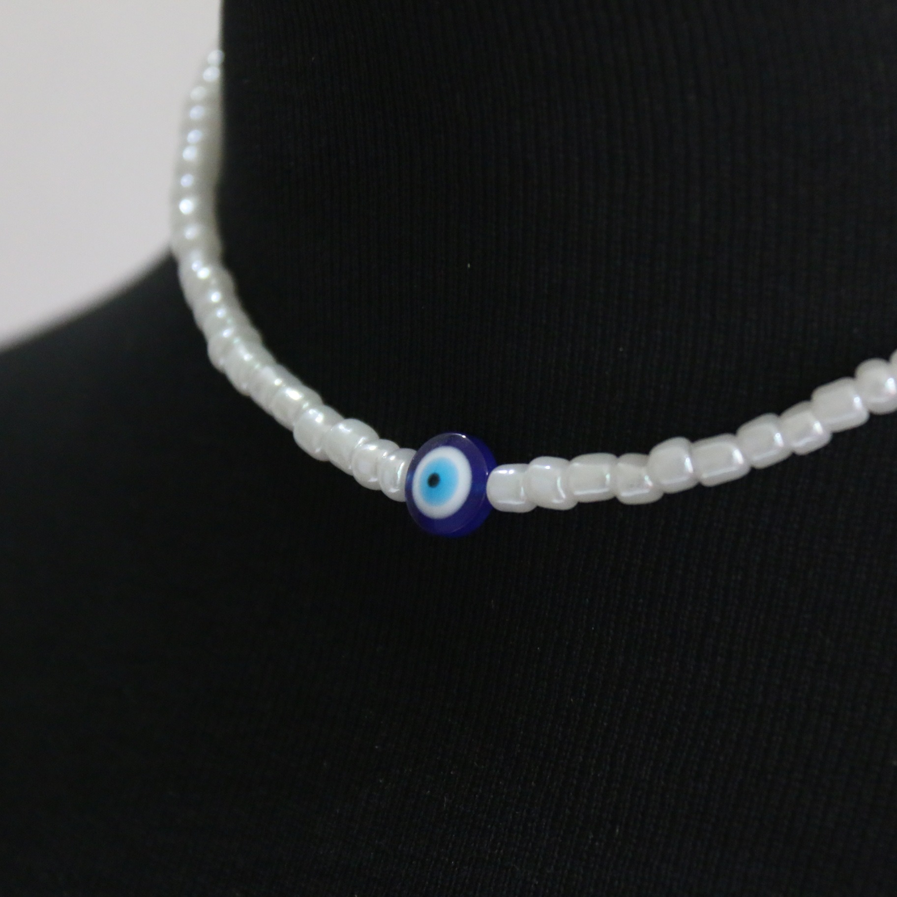 Cross Border Blue Eyed Imitation Pearl Necklace for European and American Women Punk Acrylic Jewelry Personalized Single-layer Woven Geometric Necklac