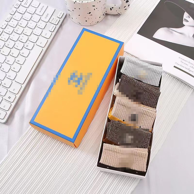 Short tube socks female letter European net red tube bright silk ins tube green fashion sock gift box