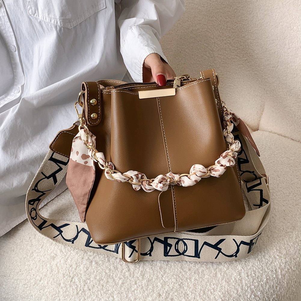 Luxury Chain Bucket Bag PU Leather Fashion Handbag Large Capacity Top Handle Bag with Wide Strap for Women