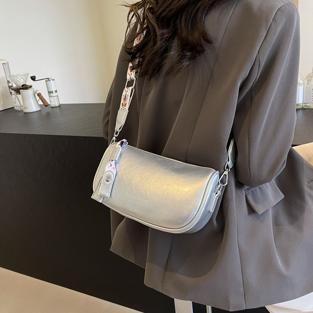 Women PU Chic Hobo Bag Large Capacity Casual Messenger Bag Solid Color Stylish Crossbody Bag Adjustable Strap for Outdoor Travel