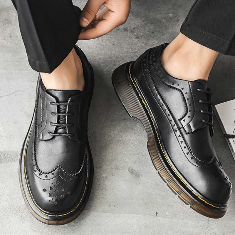 Men Dress Shoes British Style Block Carved Leather Shoes Mens Leather Mens Business Mens Casual Shoes Spring Autumn 241009