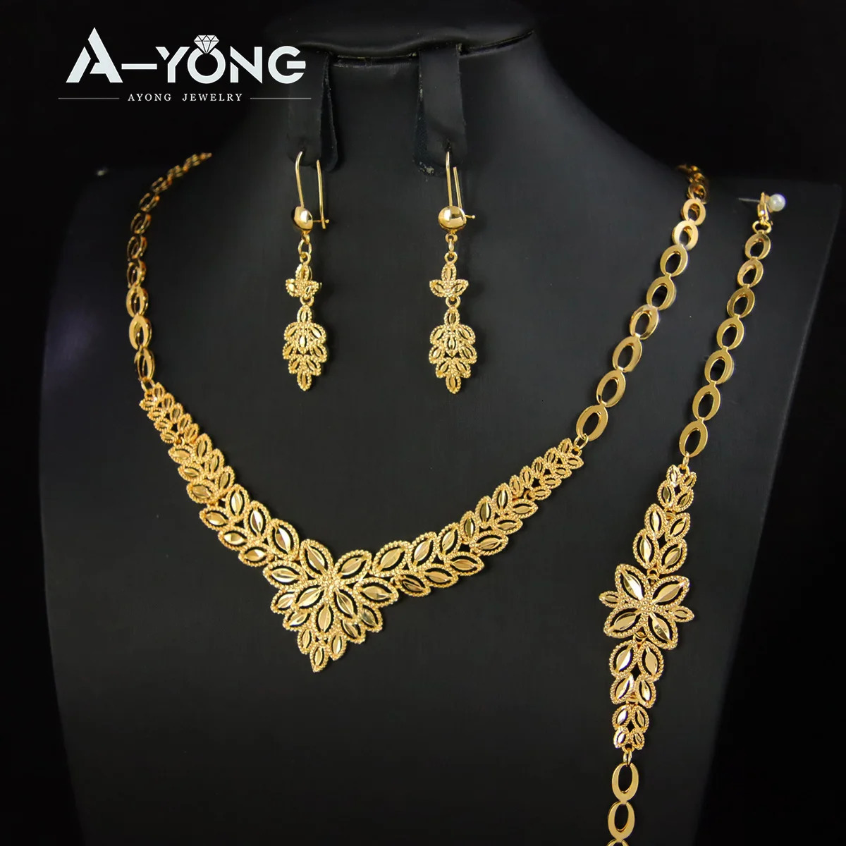 Dubai Wedding Jewelry Set 21k Gold Plated Arab Bridal Gold Necklace Bracelet Earrings Brazilian Women Vintage Jewelrys 241107