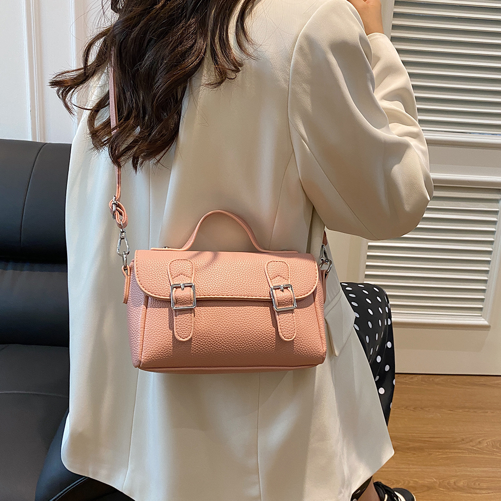 Women PU Flap Shoulder Bag Solid Color Vintage Messenger Bag Adjustable Strap Fashion Handbag Outdoor Travel Bag