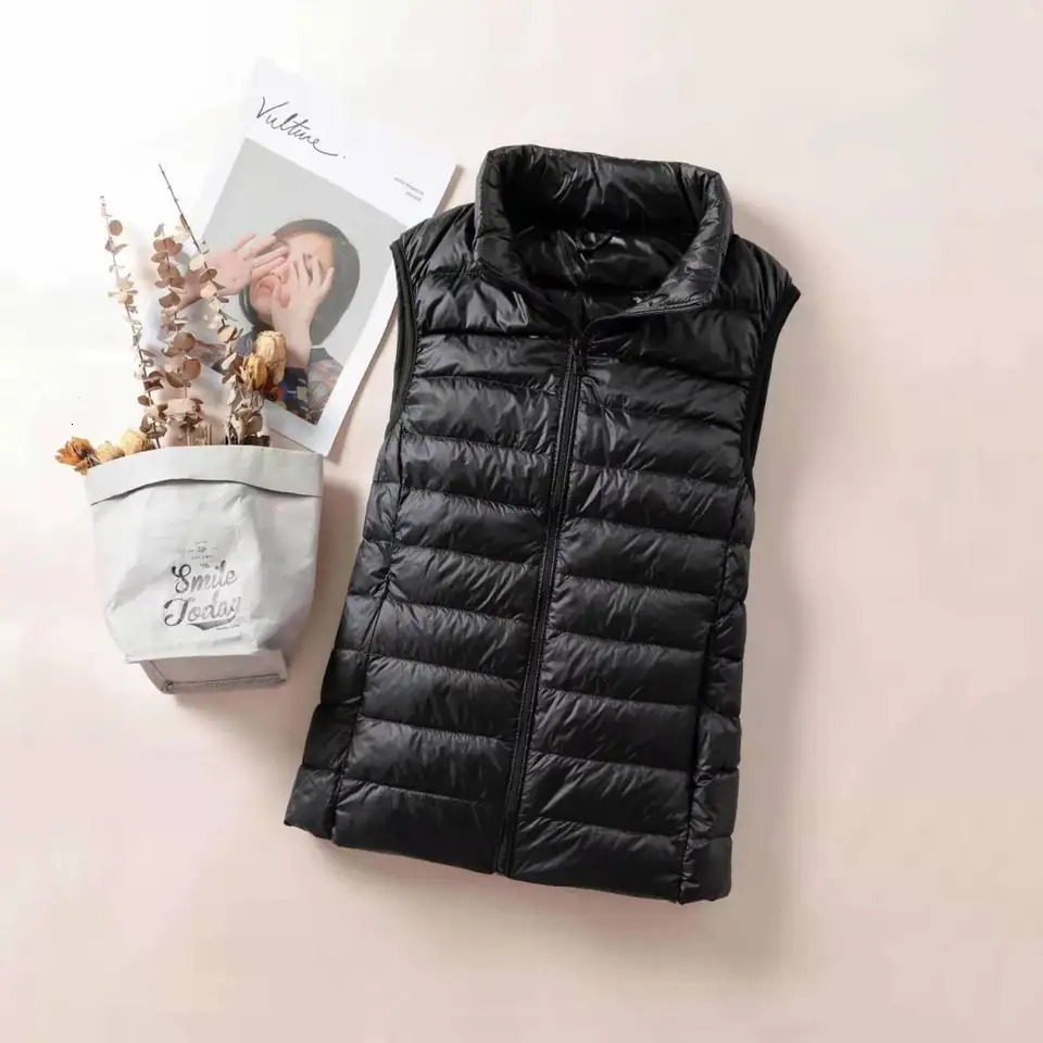 2024 Womens Ultra Light Down Vest Ultra Thin Sleeveless Jacket Lightweight Womens Windproof Vest 241108