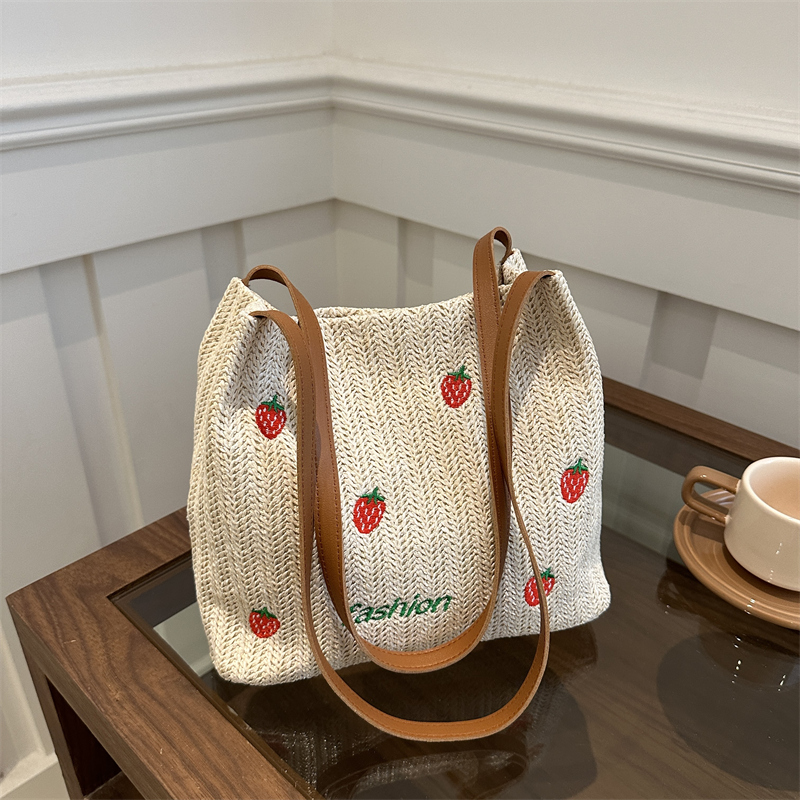 Women Straw Woven Fashion Shoulder Bag Large Capacity Summer Beach Bags Strawberry Pattern Trendy Braided Bag Chic Hobo Bag