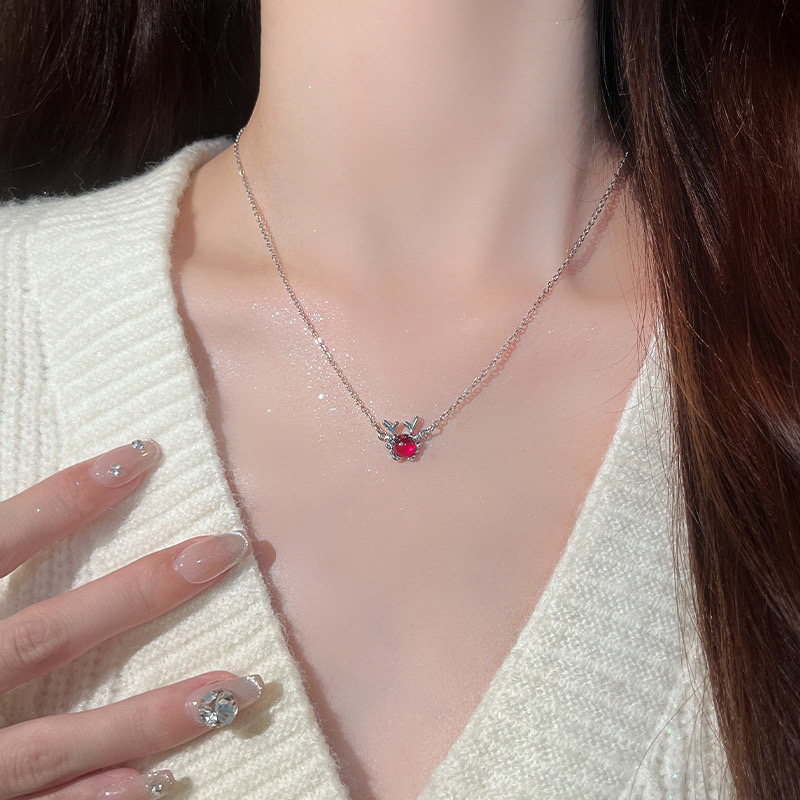 Women's Light Luxury Christmas Deer Head Pendant Necklace with Unique Design