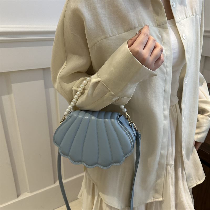 PU Leather Shoulder Bag Seashell Women Crossbody Bag Pearl Chain Hobo Bag with Adjustable Strap for Party Prom Cocktail