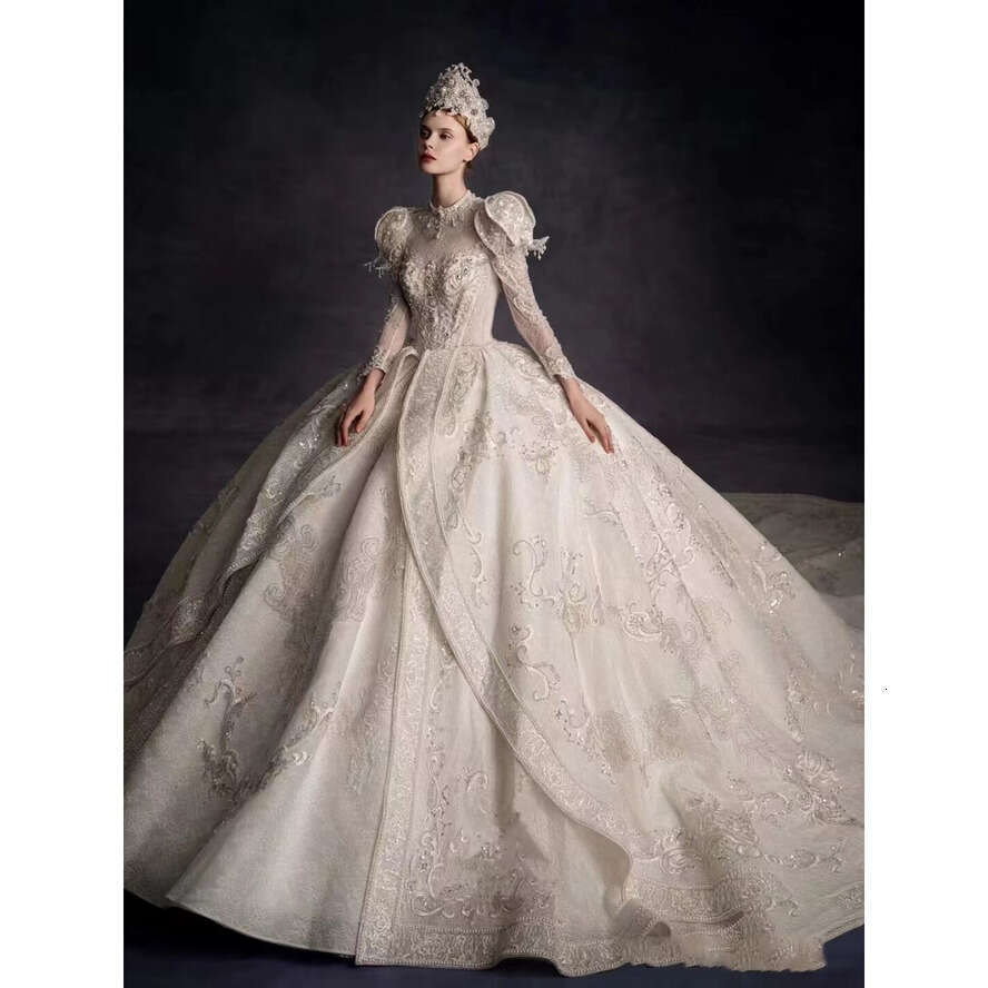 Custom Made Ball Gown Wedding Dresses Glitter Dubai Arabia Jewel Long Sleeves Beads Appliqued Crystal Bridal Gowns Real Images