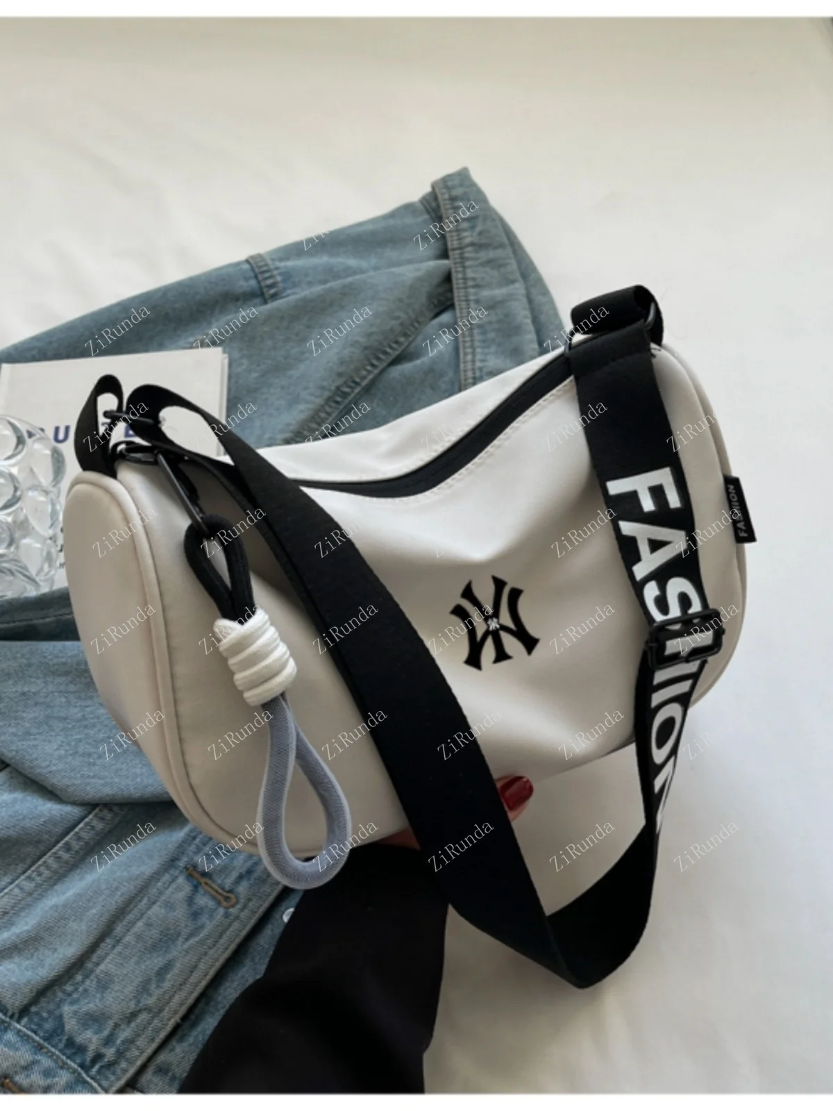 Canvas bag Women's Fashion commuter shoulder bag Pillow Sports and leisure Versatile messenger bag Fanny pack