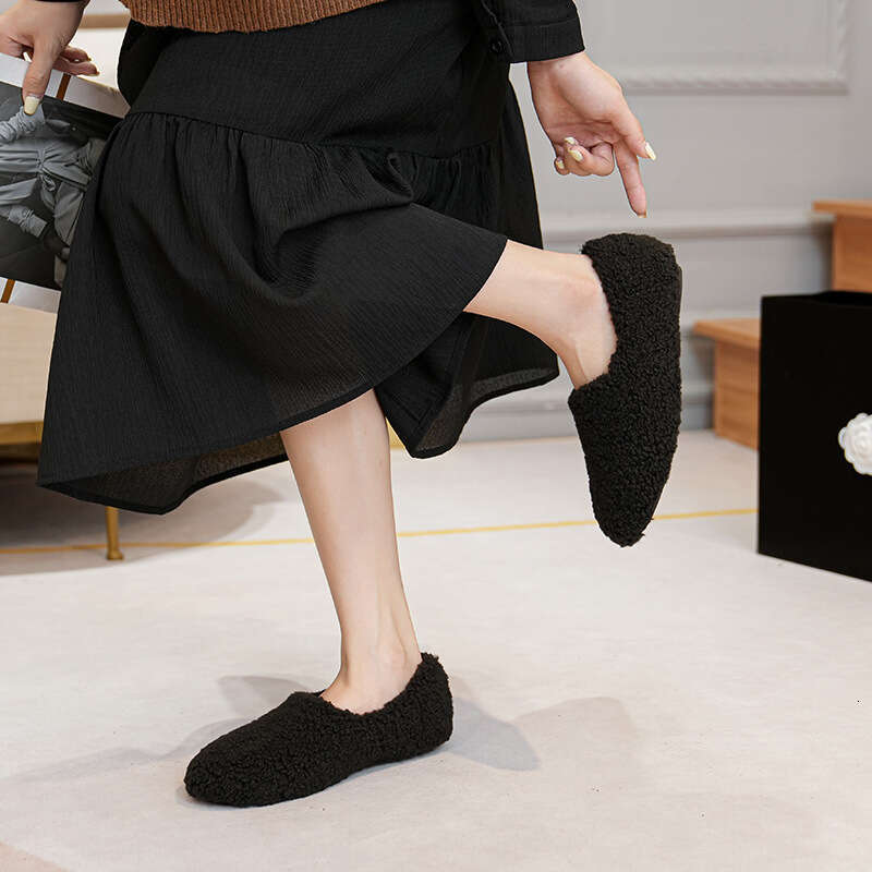 Round Toe Lamb fur shoes woman 41-43 big size furry mocasines warm winter shoes female lambwool slip on loafers curly fur flats