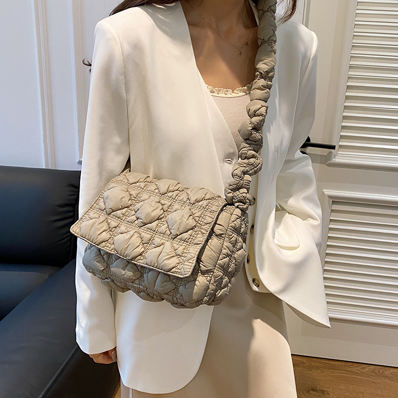 Women Quilted Shoulder Bag Solid Color Puffer Tote Handbag Large Capacity Padded Crossbody Bag Female Leisure Handbag