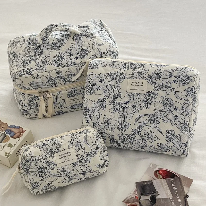 Vintage Flower Women's Cosmetic Bag Zipper Makeup Travel Organizer Case Bags Female Handbag Toiletry Quilting Pencil Pouch