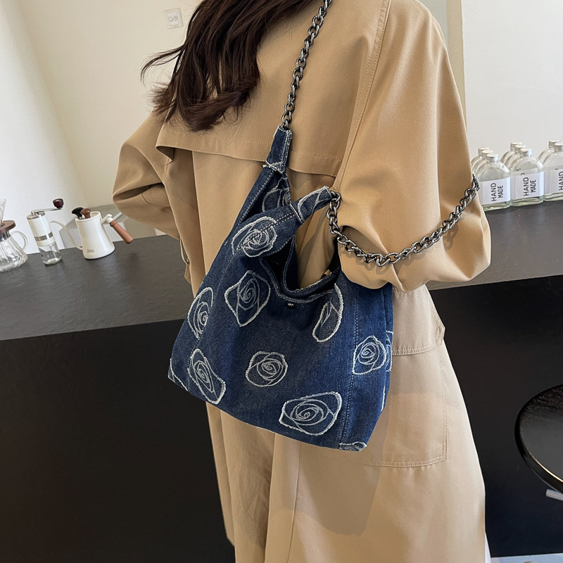 Women Denim Casual Underarm Bag Large Capacity Stylish Shoulder Purse Hasp Closure Retro Hobo Bag Chain Strap Trendy Tote Purse