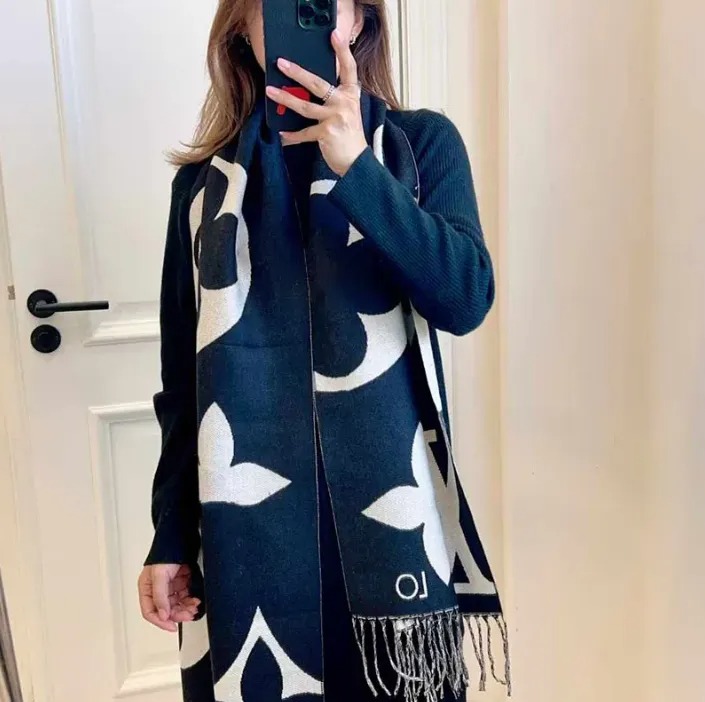 Designer Scarf Classic Checkered Thick Cashmere Shawl Western Fashion Tassel Scarf Luxury Shawl Men and Women Winter Warm Scarf with box