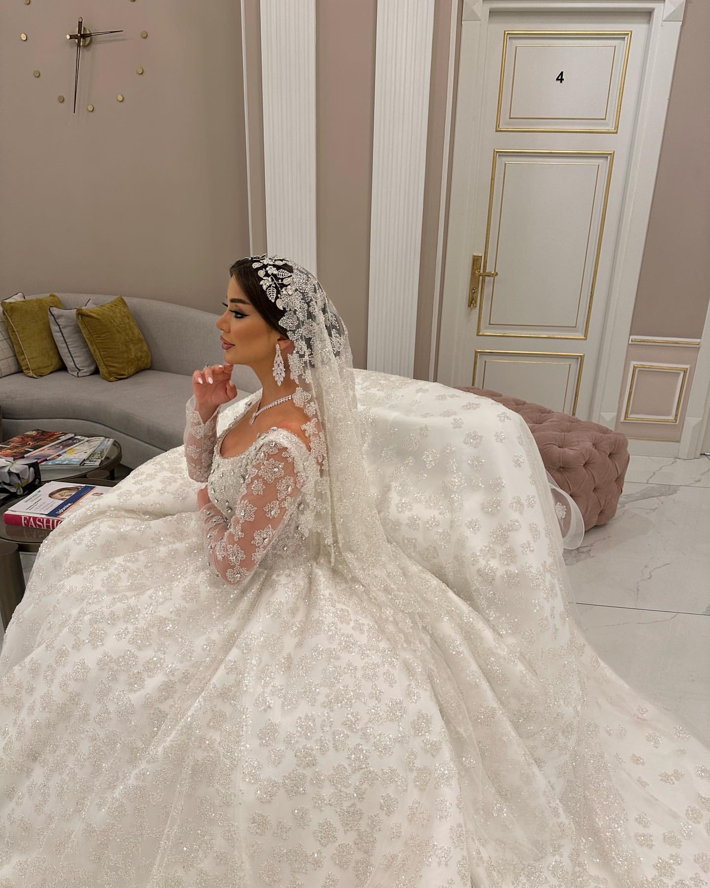 Saudi arabic crystal ball gown Wedding Dress for bride illusion wedding dresses long sleeves ruffle Dubai r Bridal gowns plus size