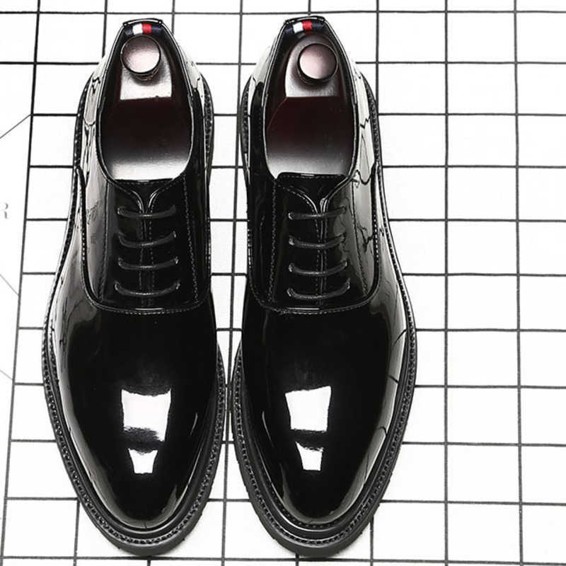 Men Dress Shoes British Fashion Patent Leather Casual Mens Shoes Pointed Business Leather Shoes Formal Dressing Shoes 241009