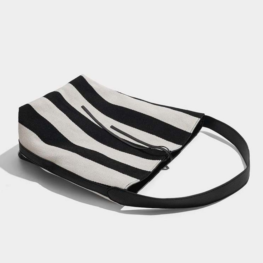 Large Capacity Black White Stripe Bag Drawstring Pattern Stripe Canvas Handbag Soft PU Leather Wide Straps Bucket Bag Winter
