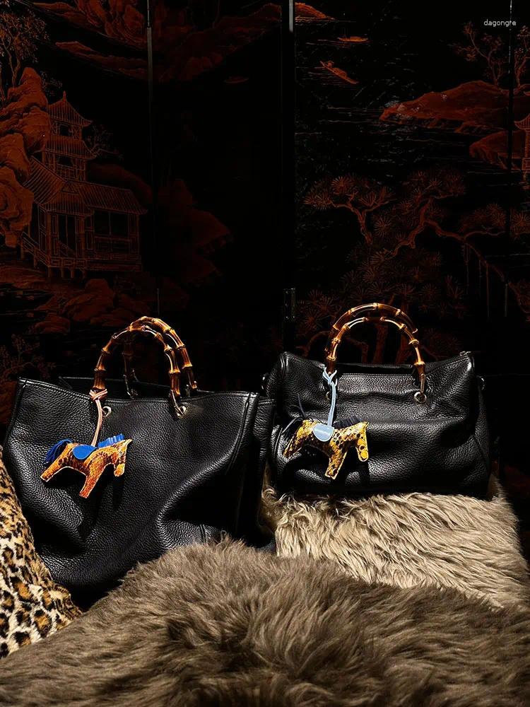 Totes 2024 Fashion Women's Soft Leather Retro High-grade Single Crossbody Messenger Bag Bamboo Handle Shoulder Purse