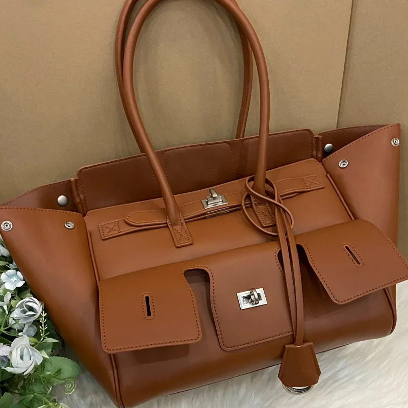 Women Bag Large Capacity Travel Luggage Bag Black Bag High Quality Square Buckle Design Shoulder Luxury Handbag Shopper