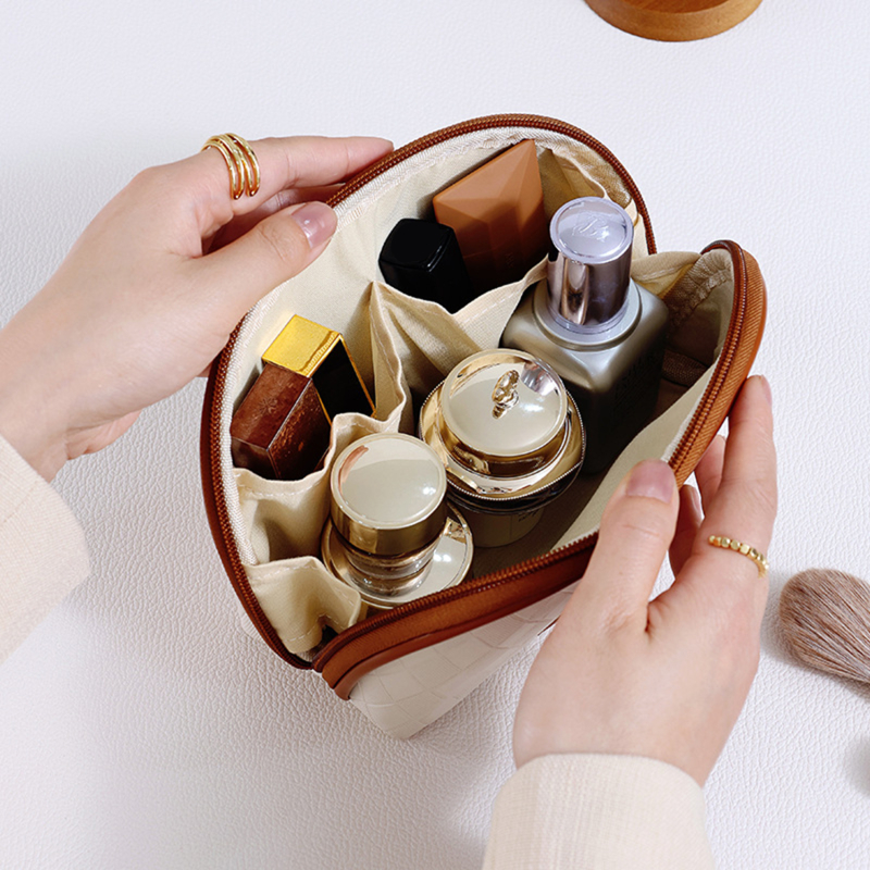 zxx 999 Letter Leather Cosmetic Half-round Large Capacity Shell Shape Makeup Waterproof Simple Lattice Travel Wash Bag