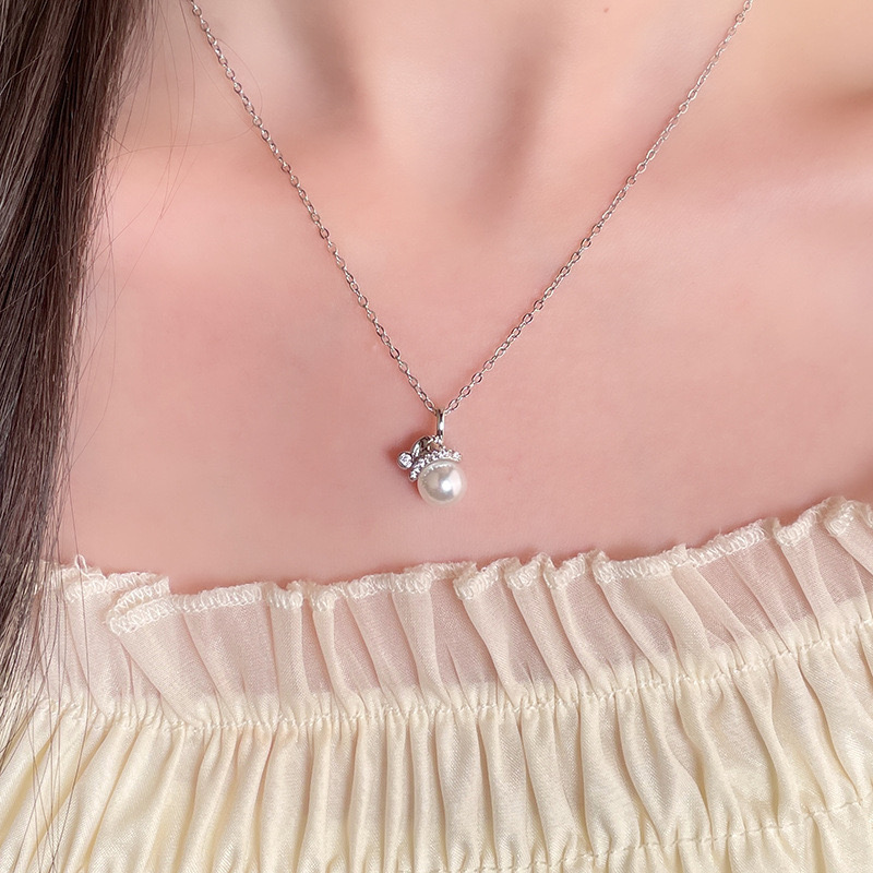 Women's Holiday Pearl Hat Pendant Necklace with Unique Christmas Theme