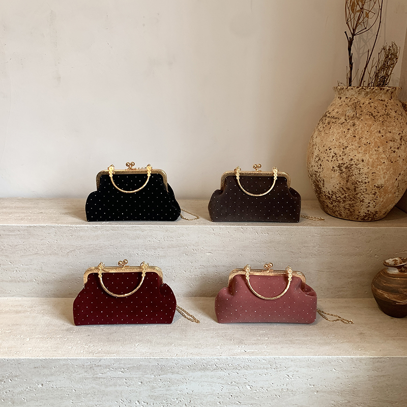 Women Clutch Purses Ladies Evening Bag with Detachable Chain Velvet Shoulder Cross Body Bag Metal Hand Top Handle Bags Party Bag