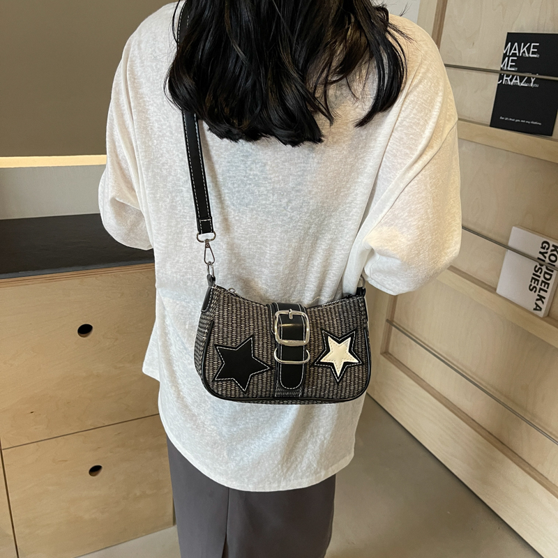 Women Punk Shoulder Bag PU Leather Chain Crossbody Bag Zipper Closure Simple Satchel Bag Hot Girls Daily Bag