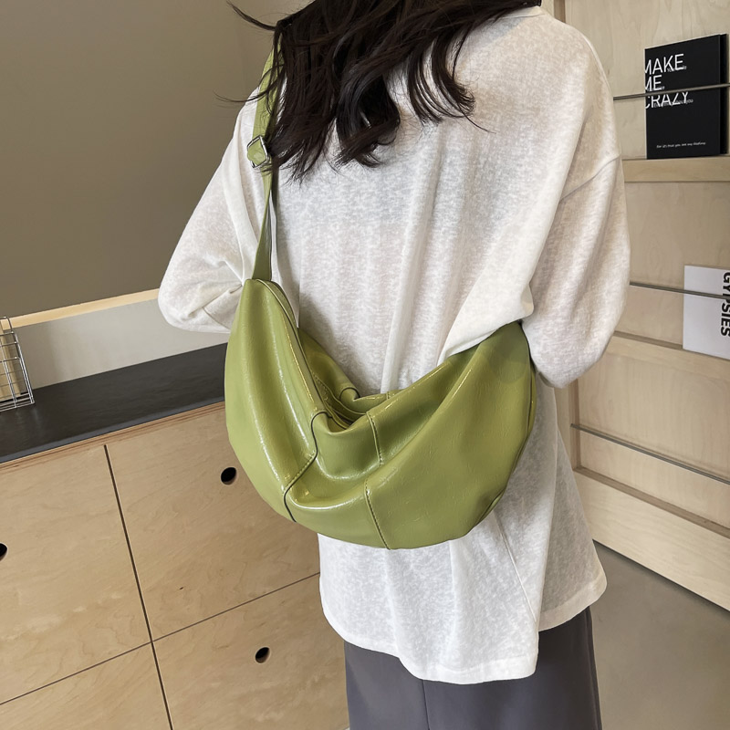 Women Crescent Shoulder Bag PU Leather Half Moon Everyday Purse Large Capacity Retro Satchel Bag Female Commute Bag