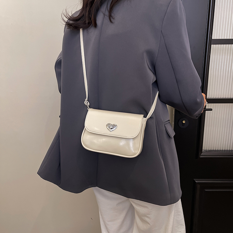 Fashion Heart-shaped Lock Shoulder Bag PU Leather Underarm Bag Luxury Designer Crossbody Purse Solid Color for Women
