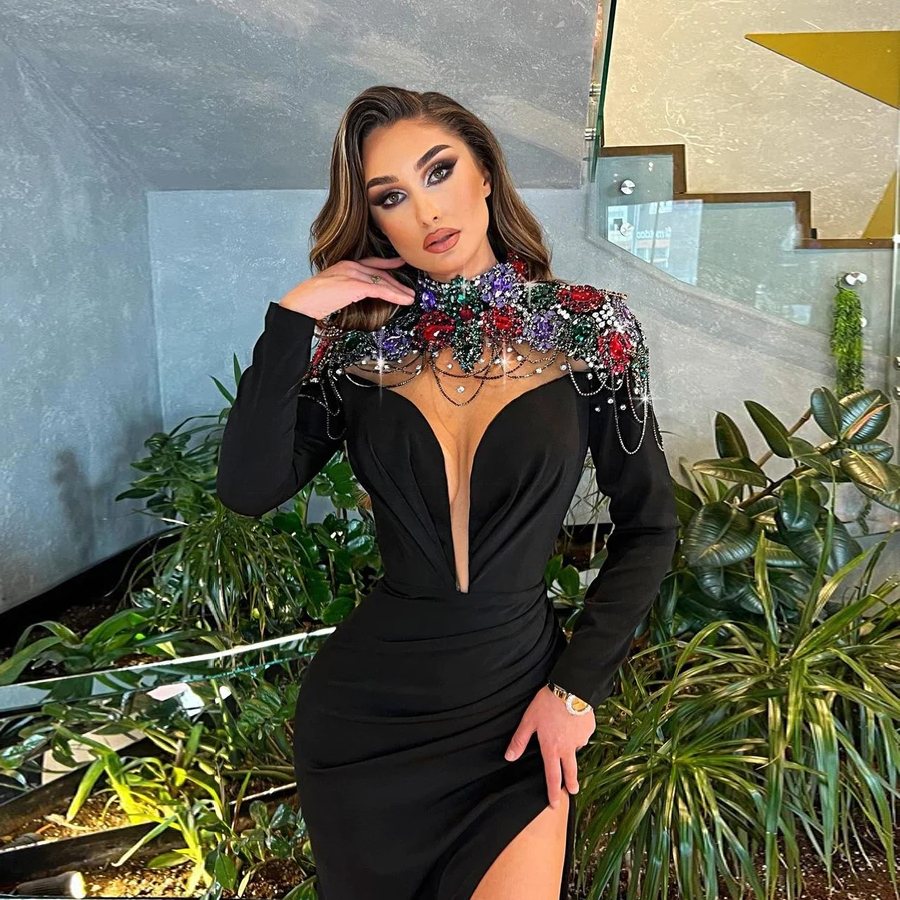 Vintage Sheer Deep V-Neck Black Long formal Dresses Luxury Crystals Diamond Sequin Neck Full Sleeves Sheath Ladies Prom Party Gowns