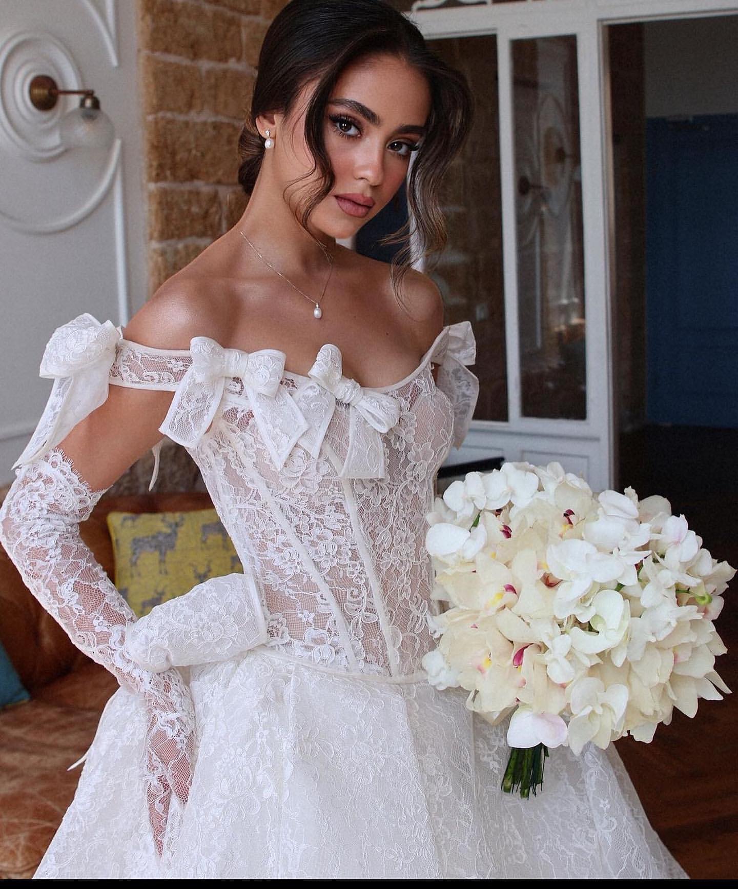 Boho Wedding Dress For Bride Off Shoulder Fulllace Wedding Dresses Illusion Bodice Robe De Mariage Lacefull Bow Bridal Gowns 0515