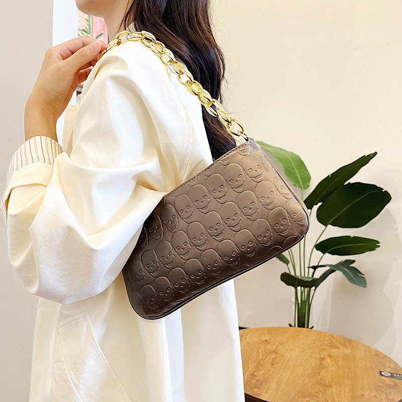 Women Skull Embossed Shoulder Bag PU Leather Skull Chain Underarm Bag Skull Embossed Handbag Ladies Daily Bag