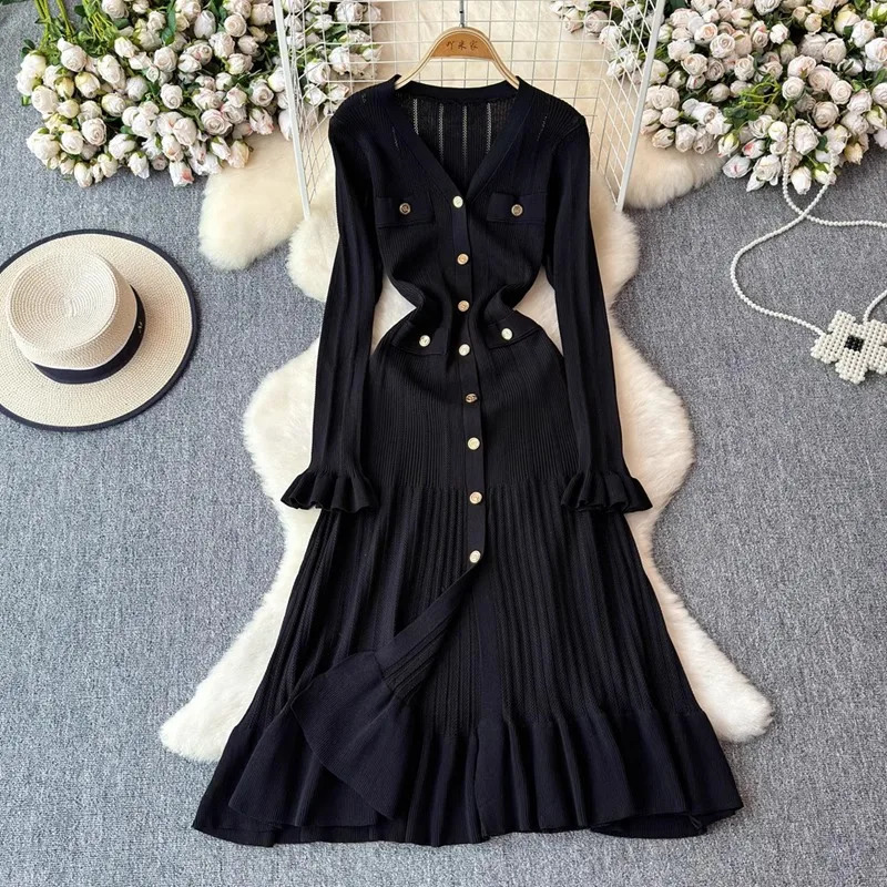YuooMuoo 2024 Autumn Winter Women Knitted Maxi Dress Fashion V-neck Elegant Buttons Slim Waist Ruffled Sweater Dress Party 241108