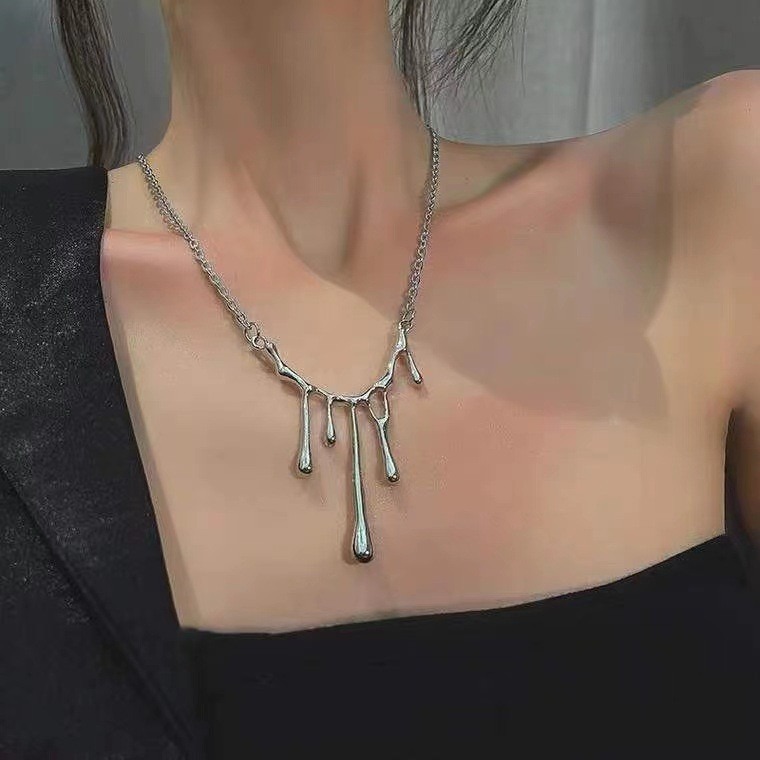 European and American Trendy Water Droplet Lava Alloy Necklace Light Luxury Niche Minimalist Metallic Texture Hip-hop Multi-color Accessories