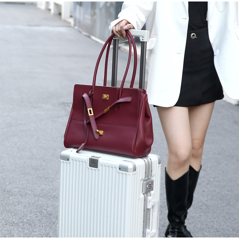 Lock Tote Wing Roomy Cluth Bag Black Treny Genuine Leather Shopping Bag Handbag Large Capacity Commuter Shoulder Bag For Female