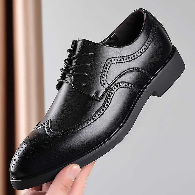New Mens Business Dress Leather Shoes Fashion British Block Large Mens Shoes Lace Up Derby Shoes