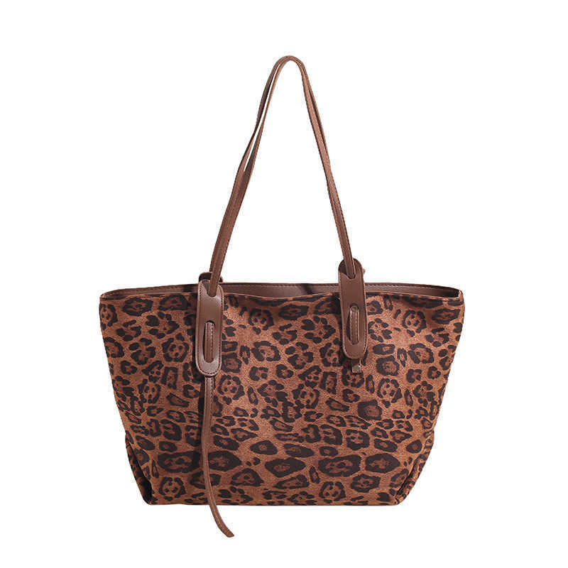2024 New Autumn/Winter Large Capacity Commuter Shoulder Bag with Advanced Sense Underarm Bag, Fashion Leopard Pattern Tote Bag for Women