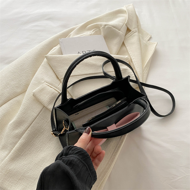 Women PU Bow Fashion Shoulder Bag Large Capacity Simple Crossbody Bag Adjustable Strap Trendy Satchel Bag Travel Sling Bag