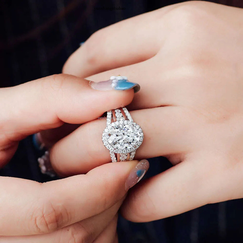 Oval Shape Cluster Dia Moissanite VVS DEF Wedding Rings With 3 rows Paved stones Sier 10K 14K Gold Engagement ring