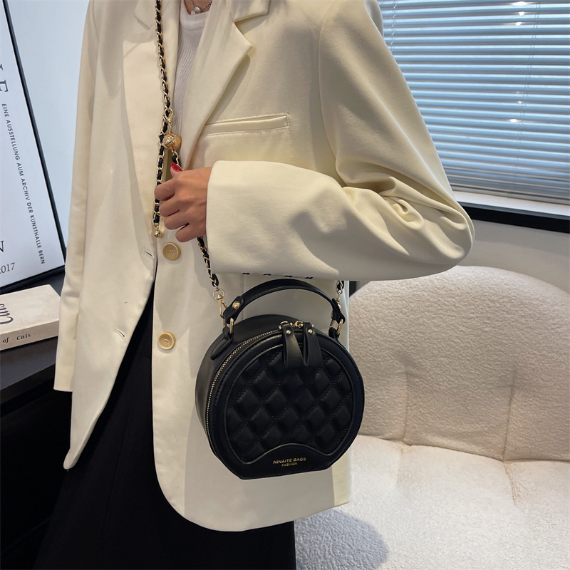 2024 popular new versatile crossbody bag with diamond grid chain, fashionable handheld small round bag