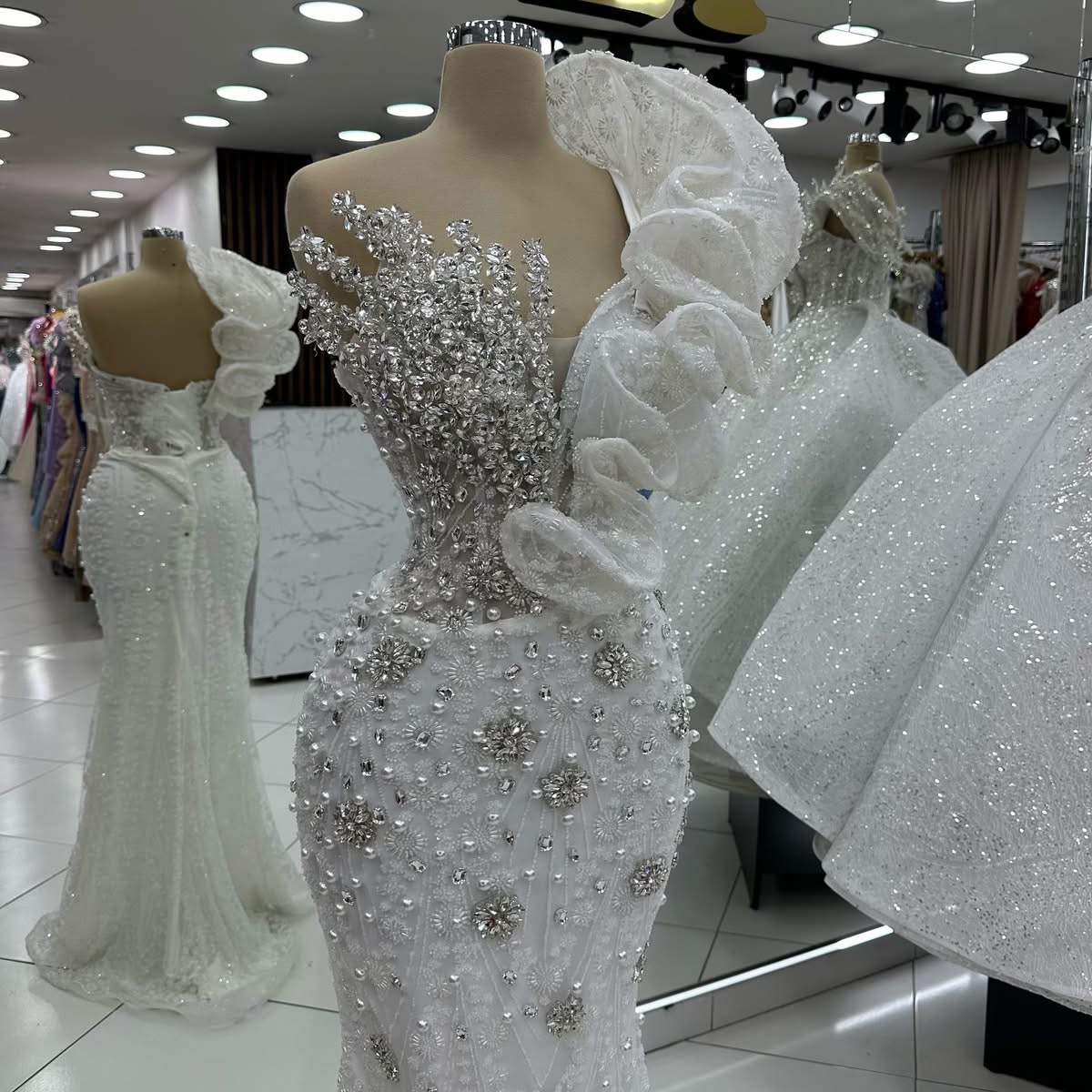 2024 Plus Size Off White Mermaid Prom Dresses For Special Occasions Florals Rhinestones Lace Evening Party Birthday Gowns Dress For Women Vestidos de 