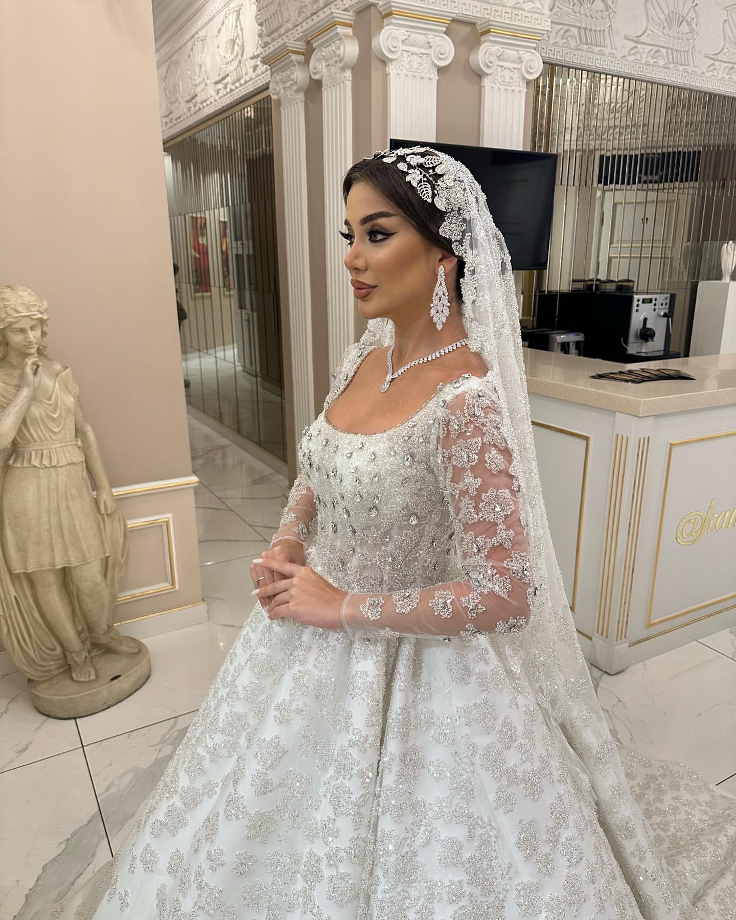 Saudi arabic crystal ball gown Wedding Dress for bride illusion wedding dresses long sleeves ruffle Dubai r Bridal gowns plus size