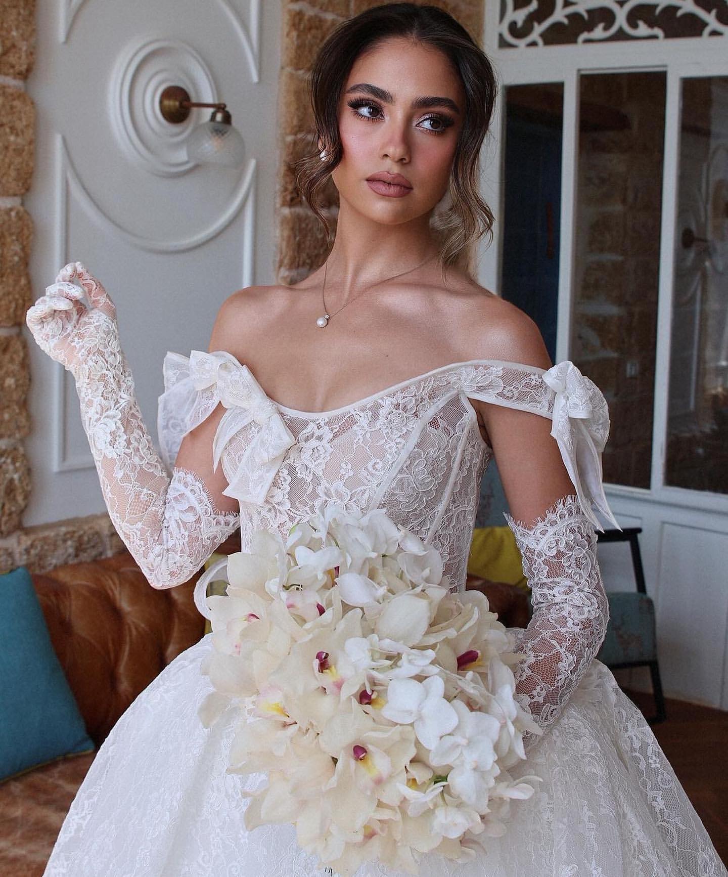 Boho Wedding Dress For Bride Off Shoulder Fulllace Wedding Dresses Illusion Bodice Robe De Mariage Lacefull Bow Bridal Gowns 0515
